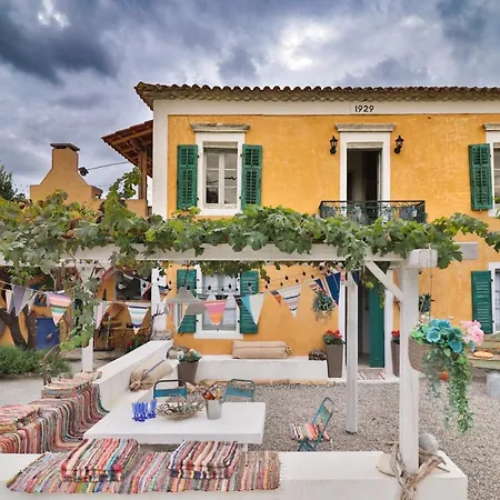 Ochre - Rustic Retreat