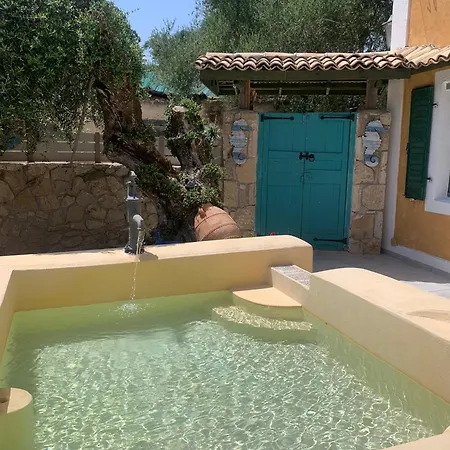 Ochre - Rustic Retreat 4*