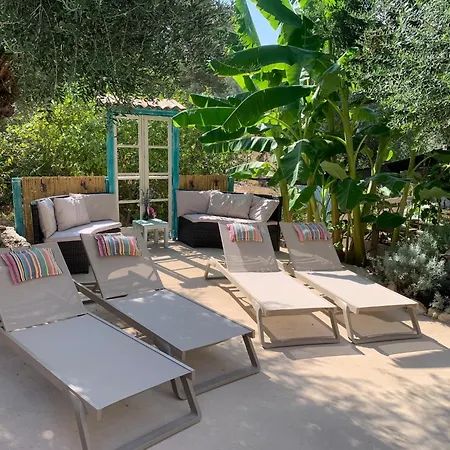 Ochre - Rustic Retreat 4*