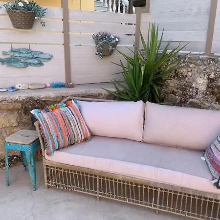 Ochre - Rustic Retreat 4*