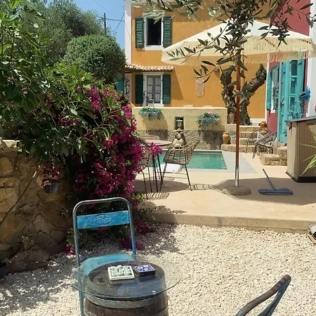 Ochre - Rustic Retreat Pensiune Tsilivi (Zakynthos)