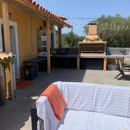 Ochre - Rustic Retreat Pensión 4*