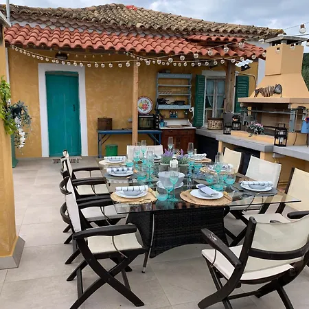 Pensión Ochre - Rustic Retreat