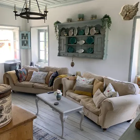 Ochre - Rustic Retreat