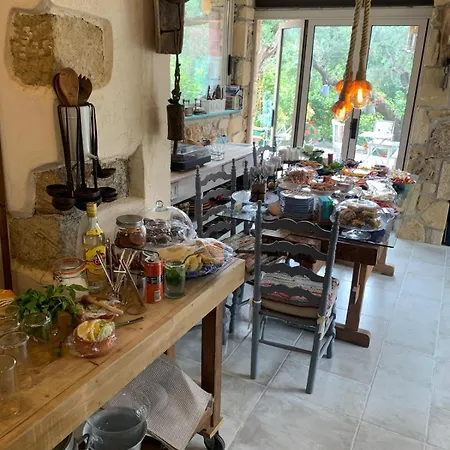 Ochre - Rustic Retreat Pensiune 4*