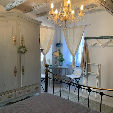 Pensión Ochre - Rustic Retreat 4*
