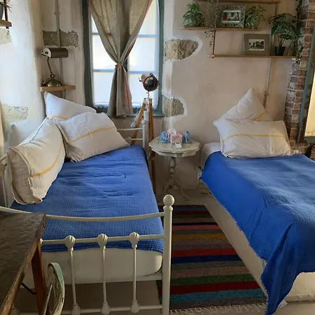 Pensión Ochre - Rustic Retreat 4*